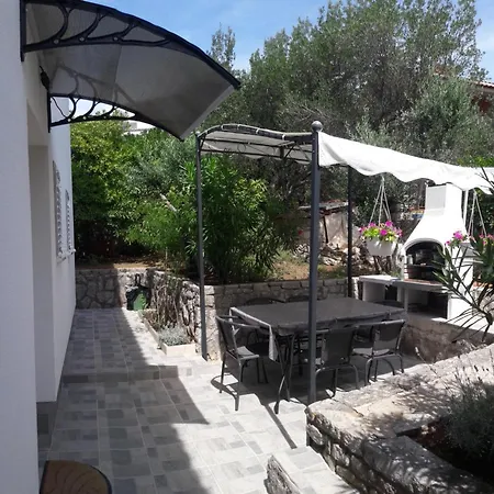 Apartman-maja-krk Apartamento Krk Town